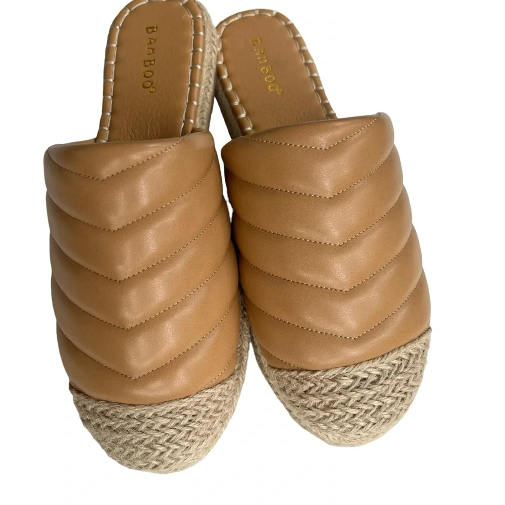 Bamboo Women’s Size 8 Tan, Espadrille, Closed Toe, Quilted, Woven Sandals, Mules